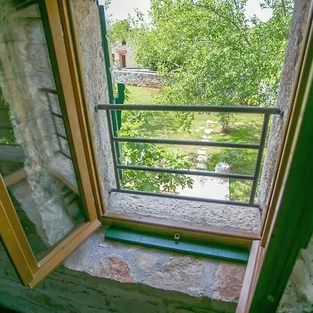 Abortolami With Pool And Garden