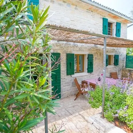 Abortolami With Pool And Garden *