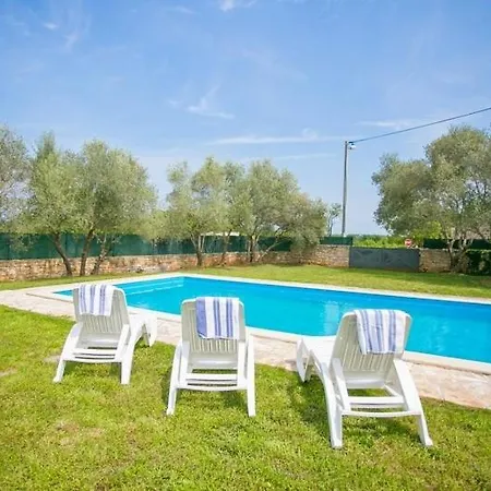 Abortolami With Pool And Garden