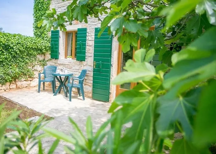 Abortolami With Pool And Garden Appartement Selina